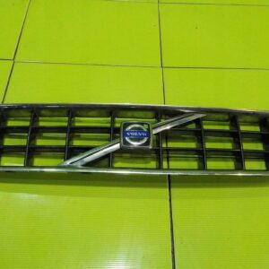 VOLVO C70 II 07r atrapa grill
